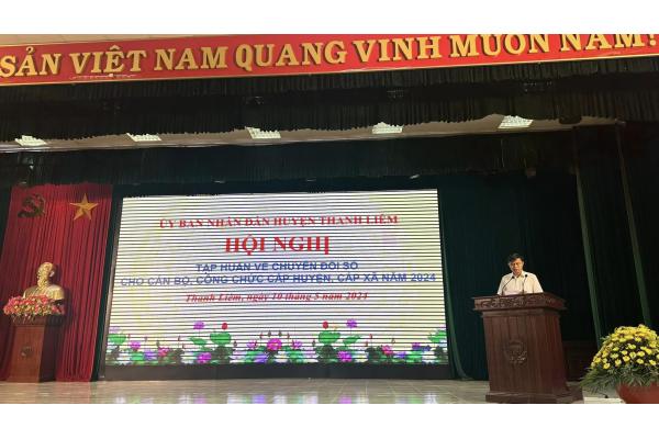ĐOÀN THANH NIÊN VNPT HÀ NAM TẬP HUẤN VỀ CHUYỂN ĐỔI SỐ CHO CÁN BỘ, CÔNG CHỨC CẤP HUYỆN, CẤP XÃ THUỘC UBND HUYỆN THANH LIÊM NĂM 2024