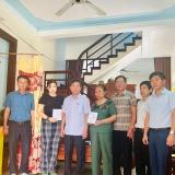 Công đoàn VNPT Hà Nam tổ chức trao tặng sổ tiết kiệm cho thân nhân người lao động